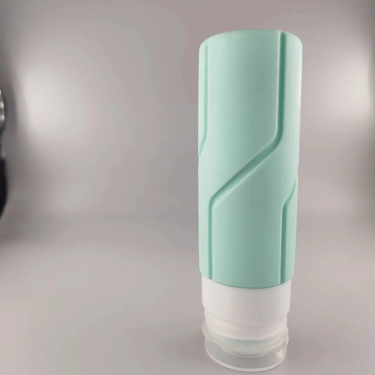 3oz Leak Proof Refillable Travel Accessories for Shampoo Conditioner BPA Free Travel Bottles for Toiletries with Toiletry Bag