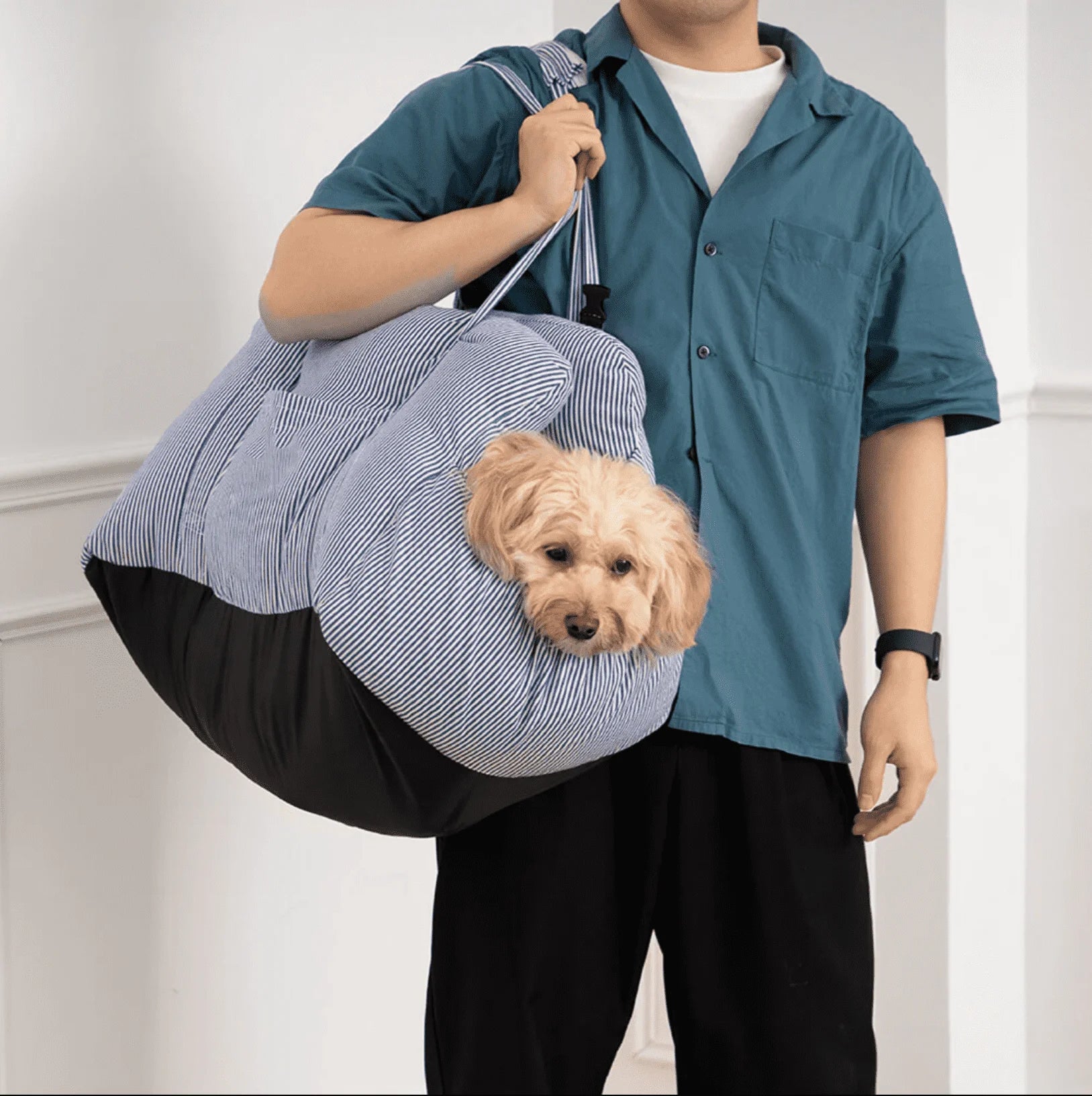 Portable Dog Car Seat Dog Travel Accessories Dual-use Car Pet Bed Booster Seat with Handy Side Pocket for Small and Medium Dogs