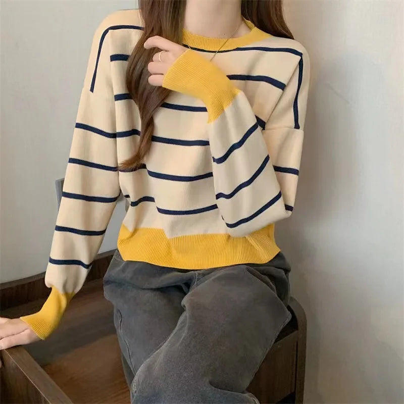 Wholesale Women Long Sleeve Striped Knitwear Sweater Round Collar Simple Short Style Knit Tops Outwear Casual Sweater