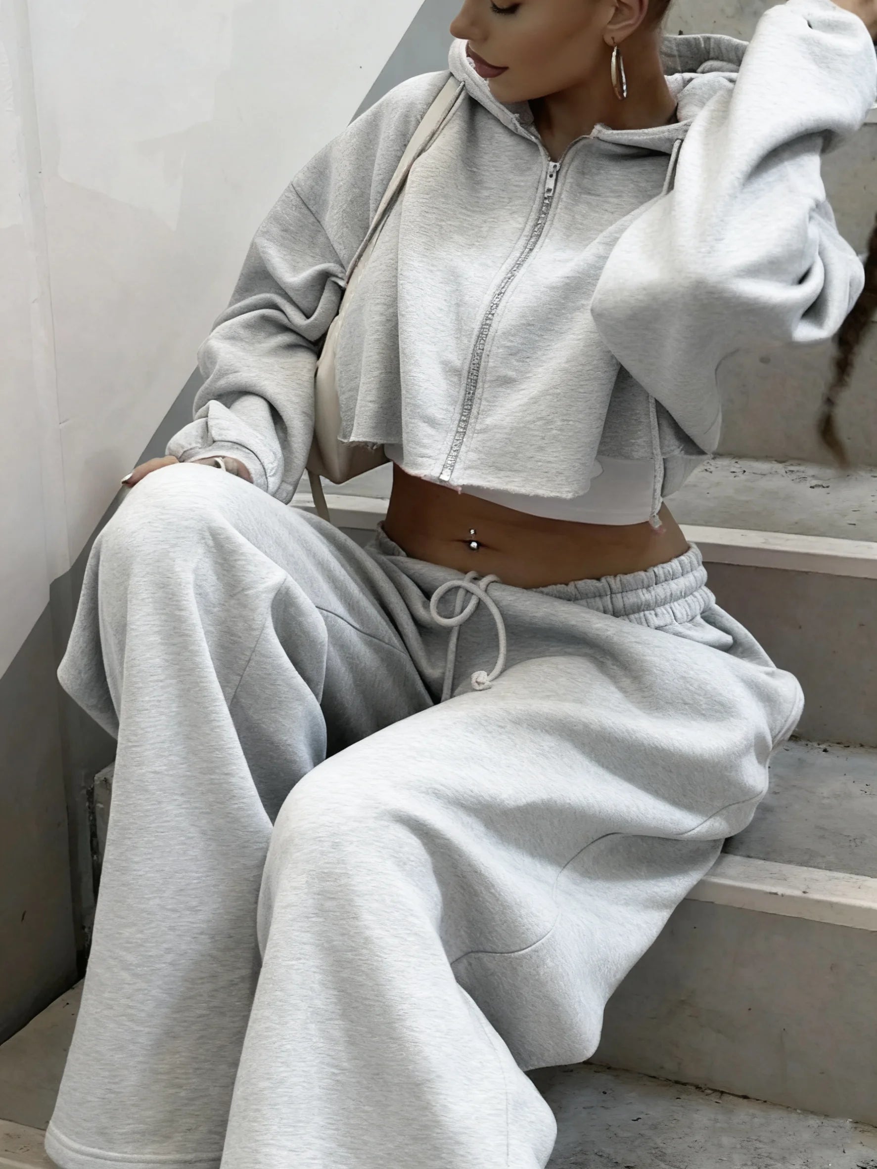 Women Hooded Zip-up Cropped Sweatshirt and Long Pants 2 Piece Sets 2026 Autumn Casual Hoodies Sweatpants Suit Tracksuits